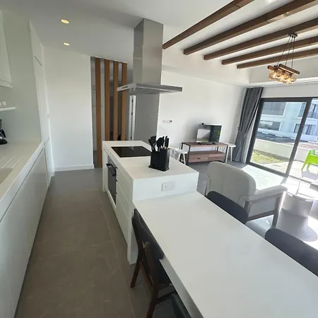 Mediterra Defne Bahce Manzarali Modern Apartamento