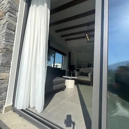 Mediterra Defne Bahce Manzarali Modern Apartamento Agios Dhometios