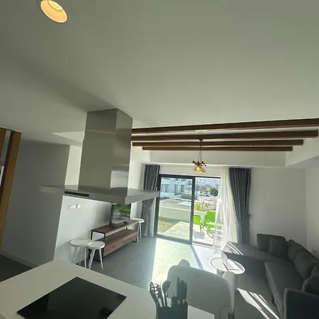 Mediterra Defne Bahce Manzarali Modern Apartamento Agios Dhometios